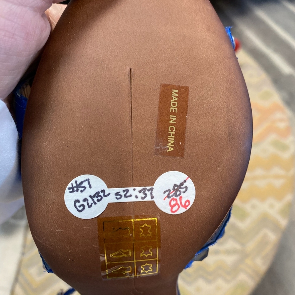 NIB shoes - Picture 2 of 2